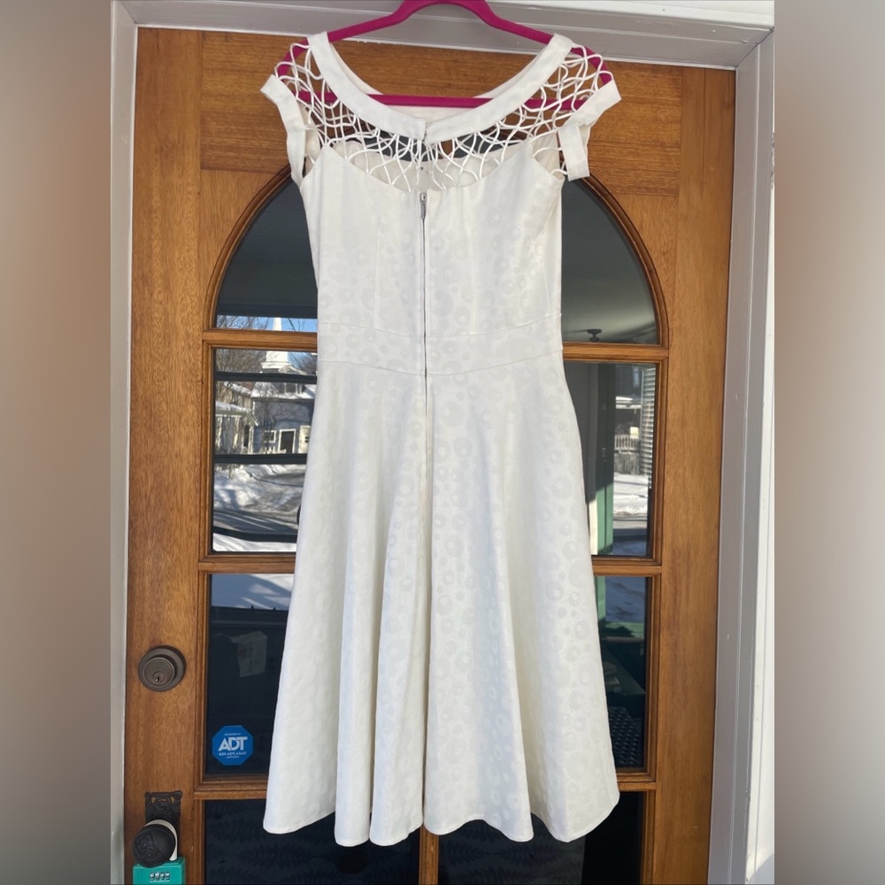 Tatyana Alika White Iridescent Patterned Circle Dress Size Medium - Picture 5 of 7